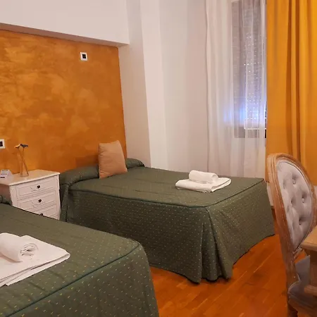 De Hotel 2*